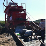 淘金設備工作現場